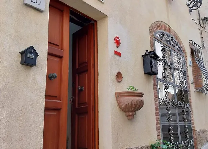 Romantic & Charming Esclusivo In Centro Storico Cuore Di Toscana Monterotondo (Tuscany)